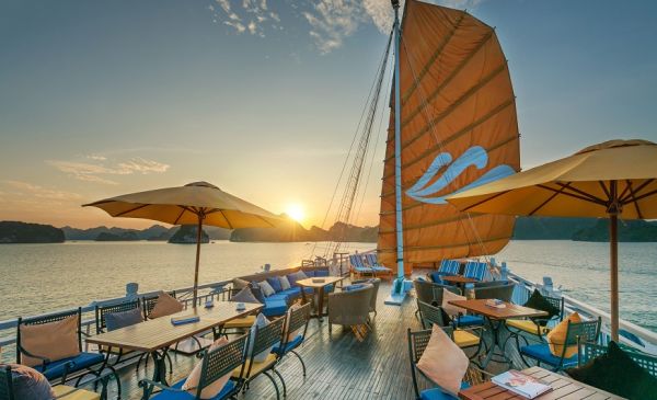 Halong Bay: Paradise Sails