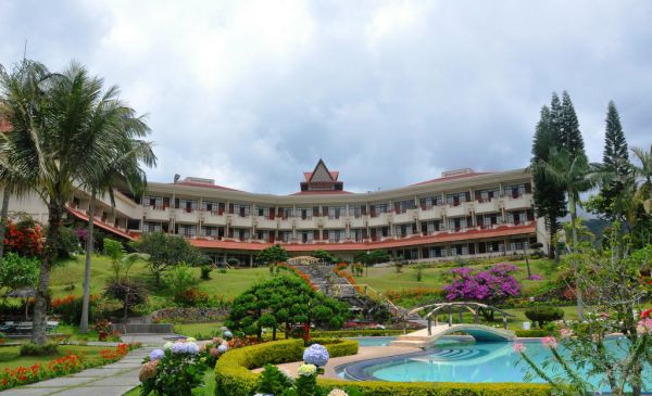 Berastagi: Sinabung Hills Hotel